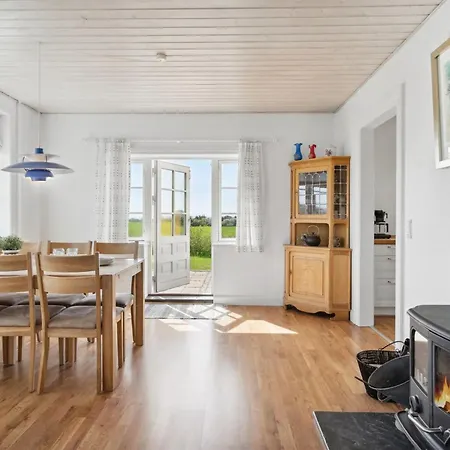 Nyaraló Store - 700m From The Sea By Interhome *